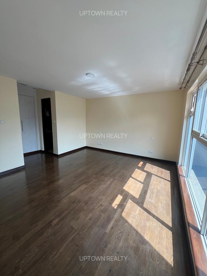 3 Bed Apartment with En Suite at Riverside - 15