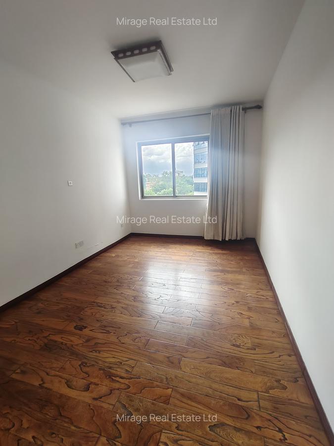 3 Bed Apartment with Swimming Pool in Kilimani - 18