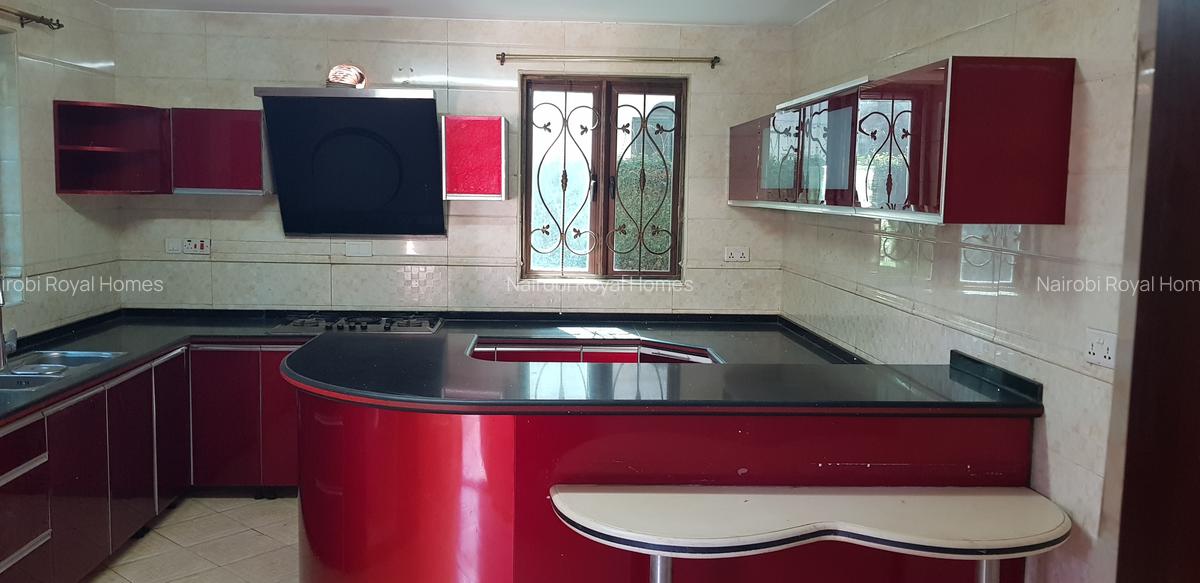 5 Bed Townhouse with En Suite at Lavington Road - 13