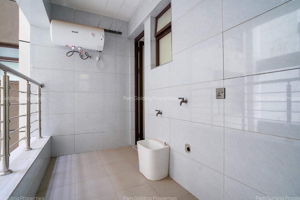 Furnished 3 Bed Apartment with En Suite at Riverside Drive - 7