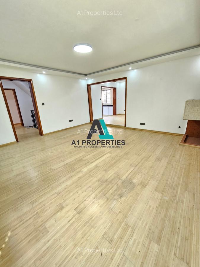 5 Bed Townhouse with En Suite in Lavington - 2