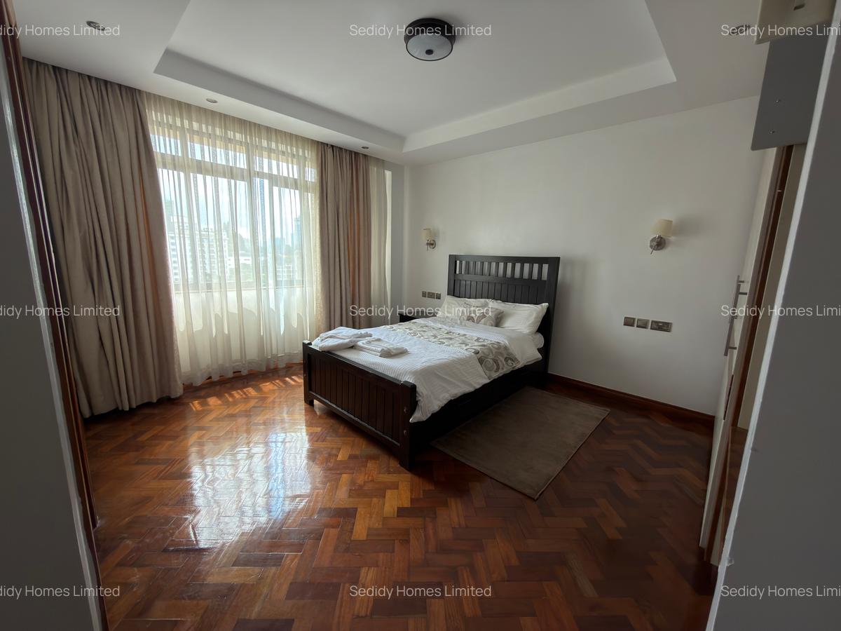 3 Bed Apartment with En Suite in Riverside - 9
