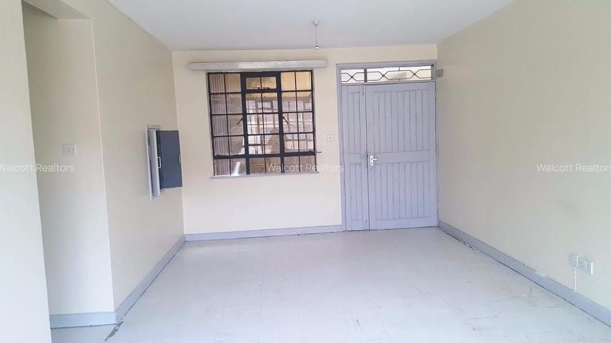 3 Bed Apartment with En Suite in Embakasi - 1