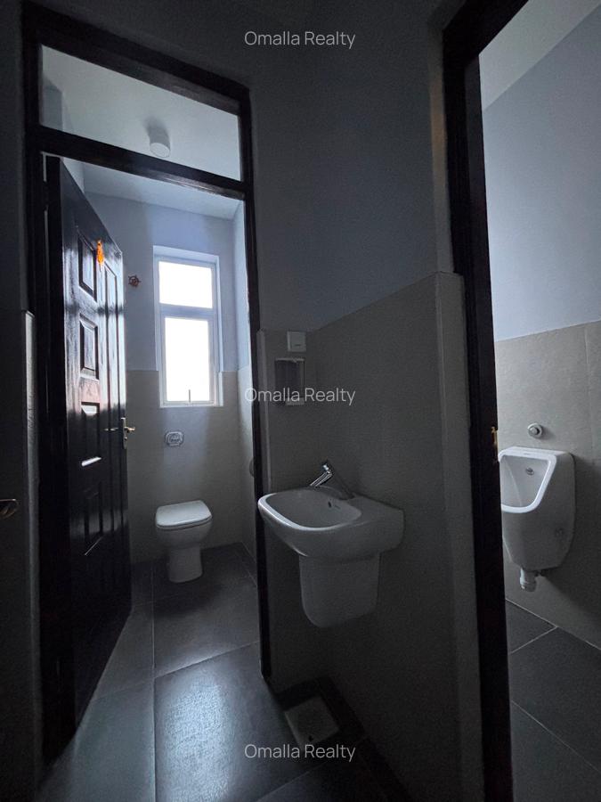 1,266 ft² Commercial Property with Service Charge Included in Westlands Area - 6