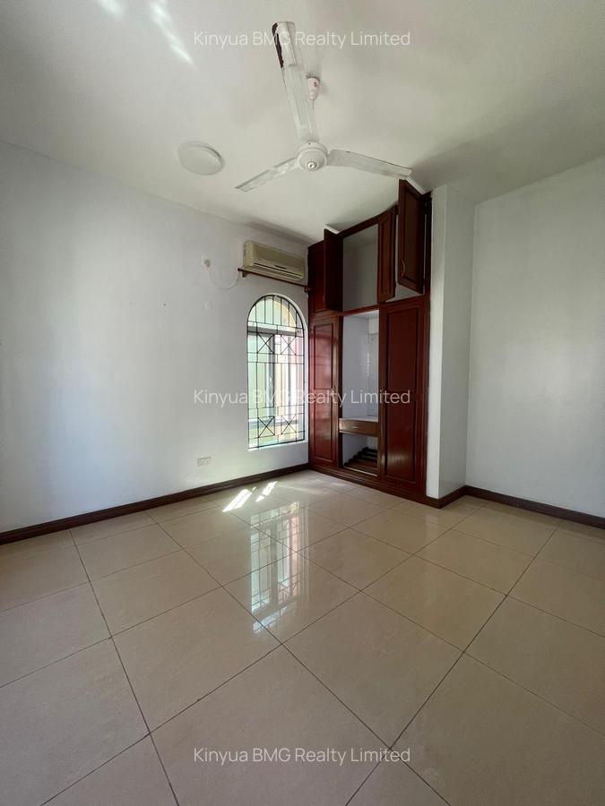 5 Bed Villa with En Suite in Nyali Area - 4