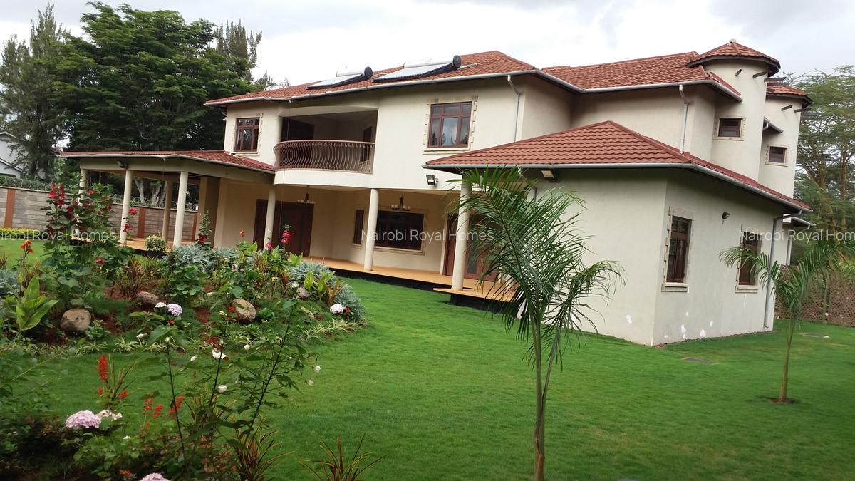 5 Bed House with En Suite at Flem Tree - 5