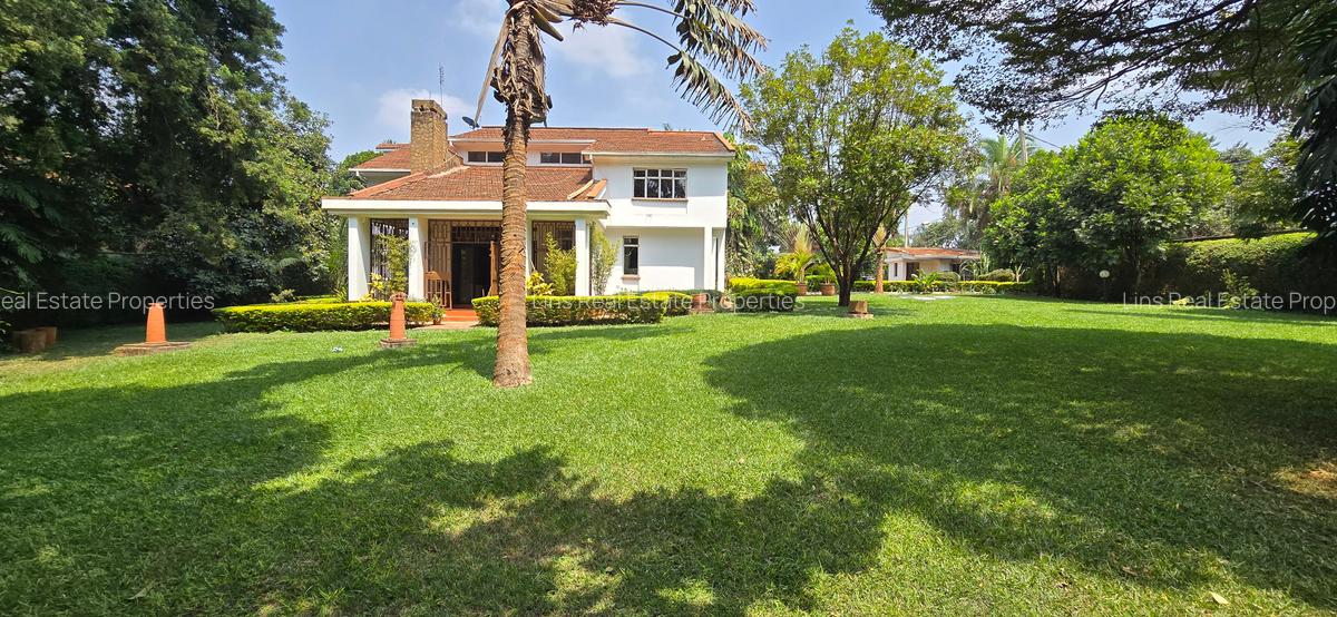 5 Bed House with En Suite in Runda - 2