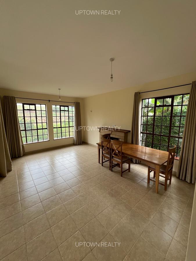 3 Bed Villa with En Suite at Redhill - 7