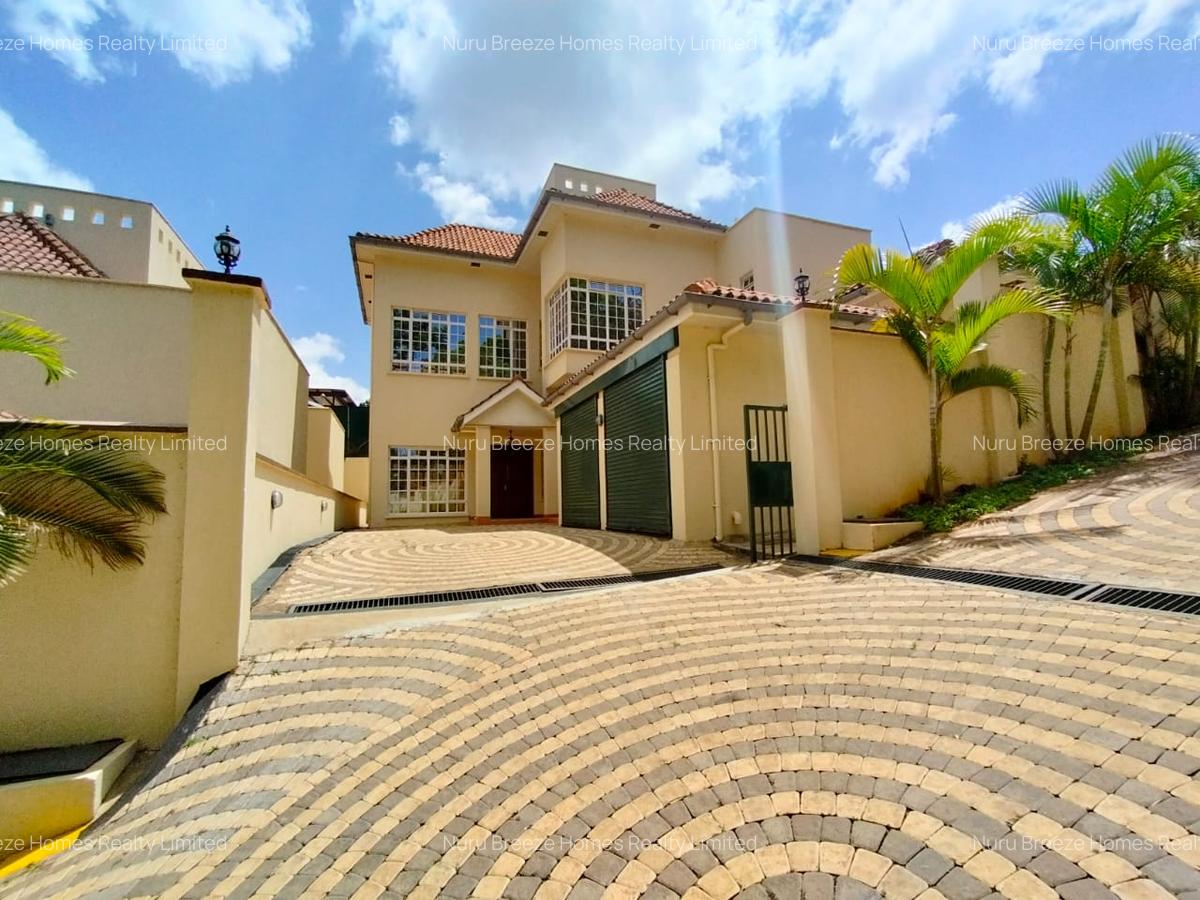 4 Bed Villa with En Suite in Kyuna - 1