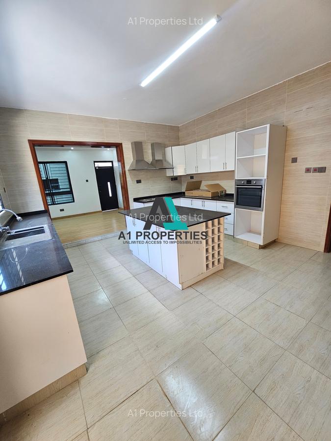 5 Bed Townhouse with En Suite in Lavington - 5