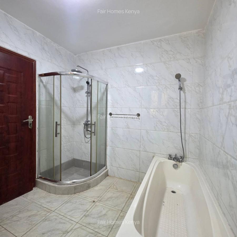 5 Bed Townhouse with En Suite at Othaya Road - 16