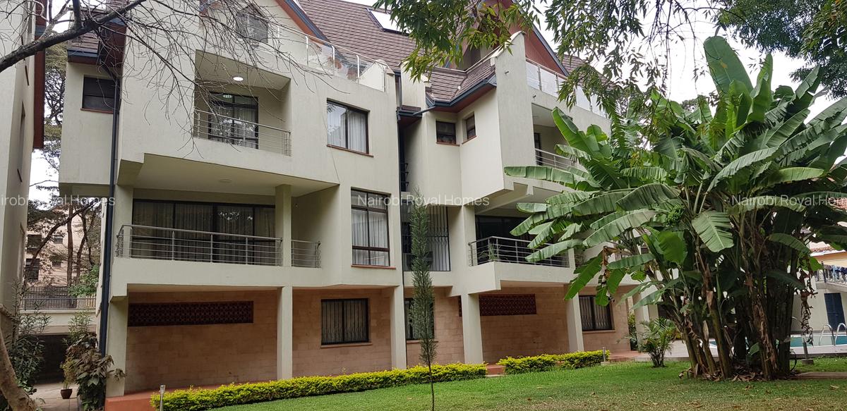 5 Bed Townhouse with En Suite at Lavington Convent Drive - 4