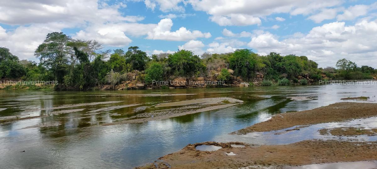 300 ac Land at Matolani - Sabaki River - 12