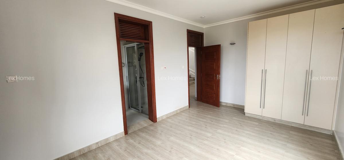 4 Bed House with En Suite at Rimpa - 18