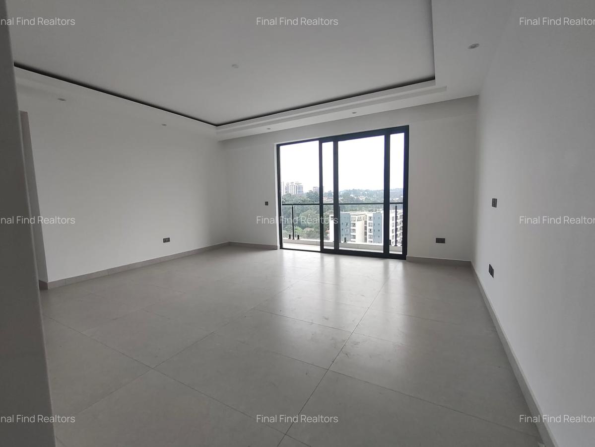 3 Bed Apartment with En Suite in Brookside - 3