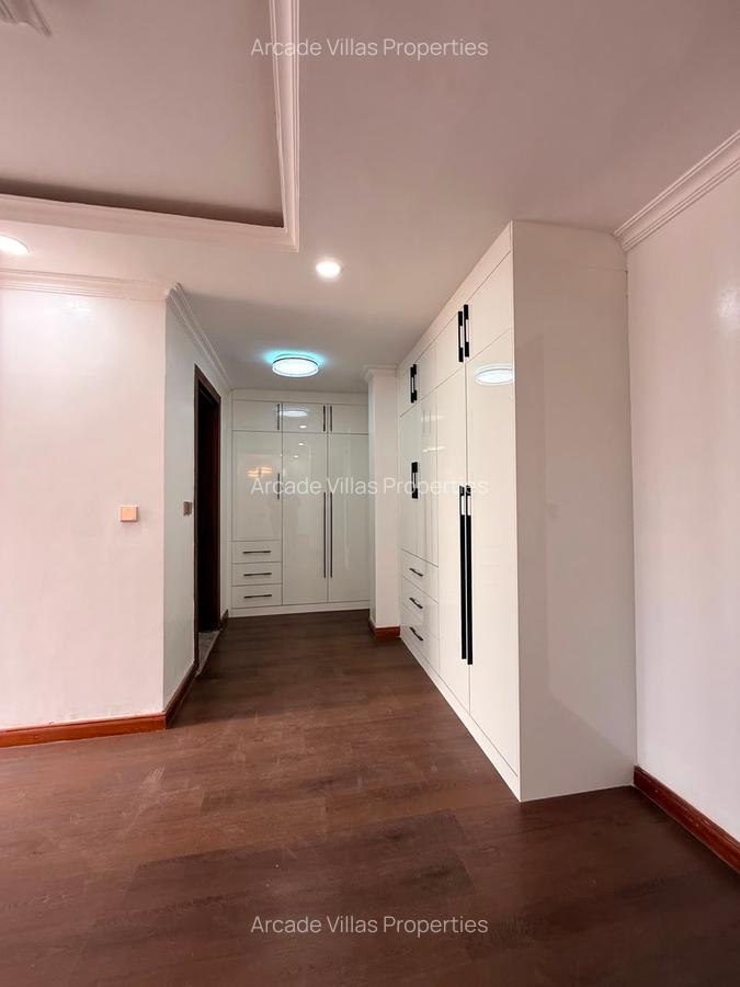 5 Bed Apartment with En Suite in Kilimani - 17