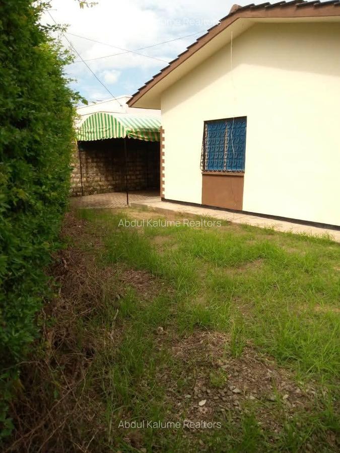 2 Bed House with En Suite at Bamburi - 2