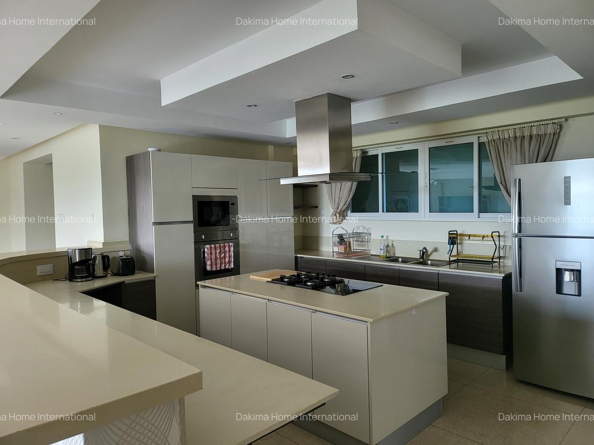 Furnished 3 Bed Apartment with En Suite in Riverside - 7