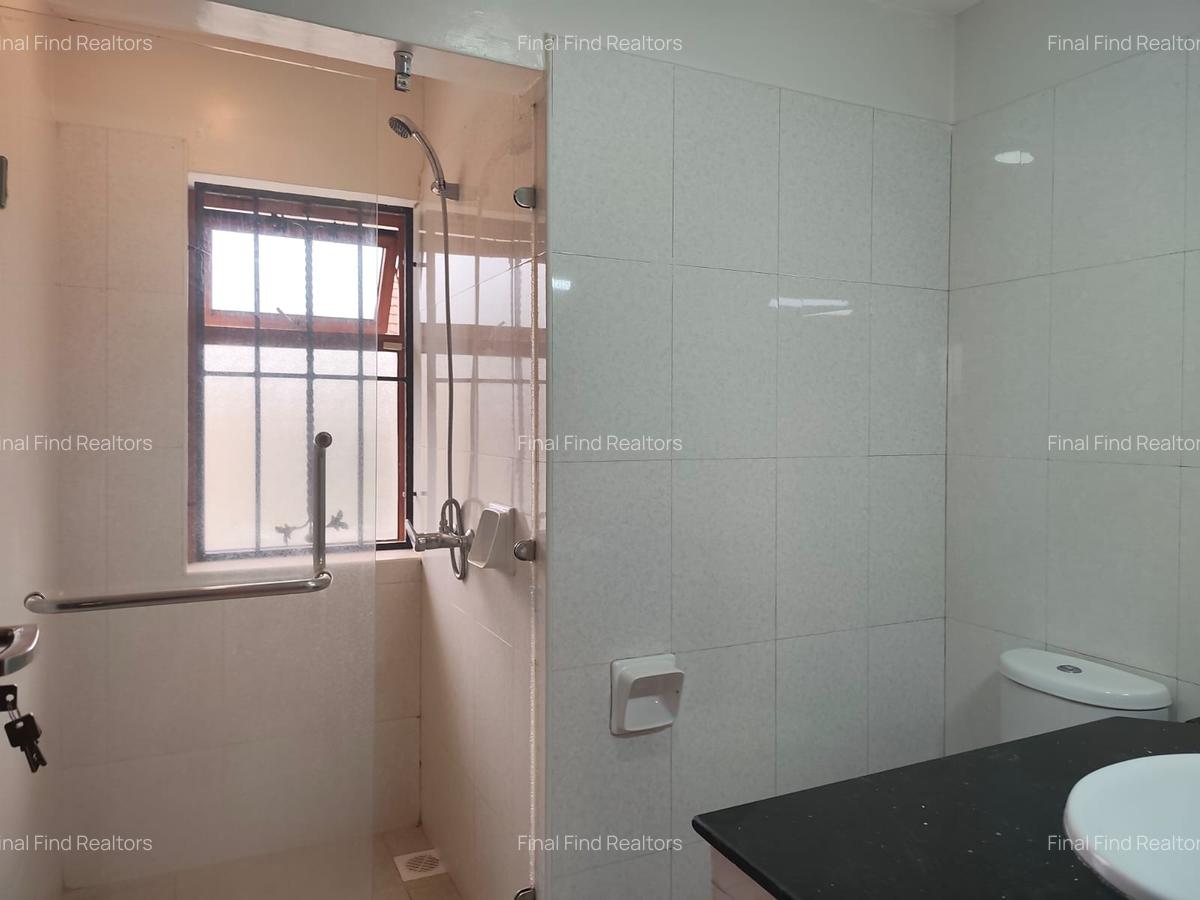 5 Bed Townhouse with En Suite in Runda - 6