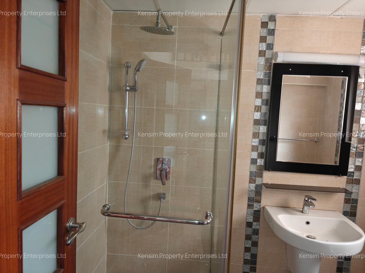 5 Bed Townhouse with En Suite in Lavington - 15
