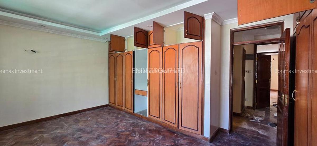 4 Bed Townhouse with En Suite at Lavington Green - 20