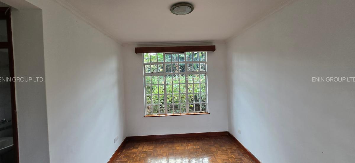 4 Bed Townhouse with En Suite at Rosslyn Garden - 8