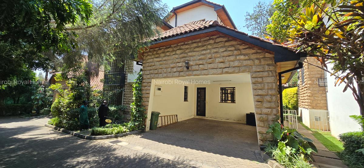 4 Bed Townhouse with En Suite at Lavington James Gichuru - 4