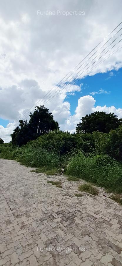Land at Malindi - 1