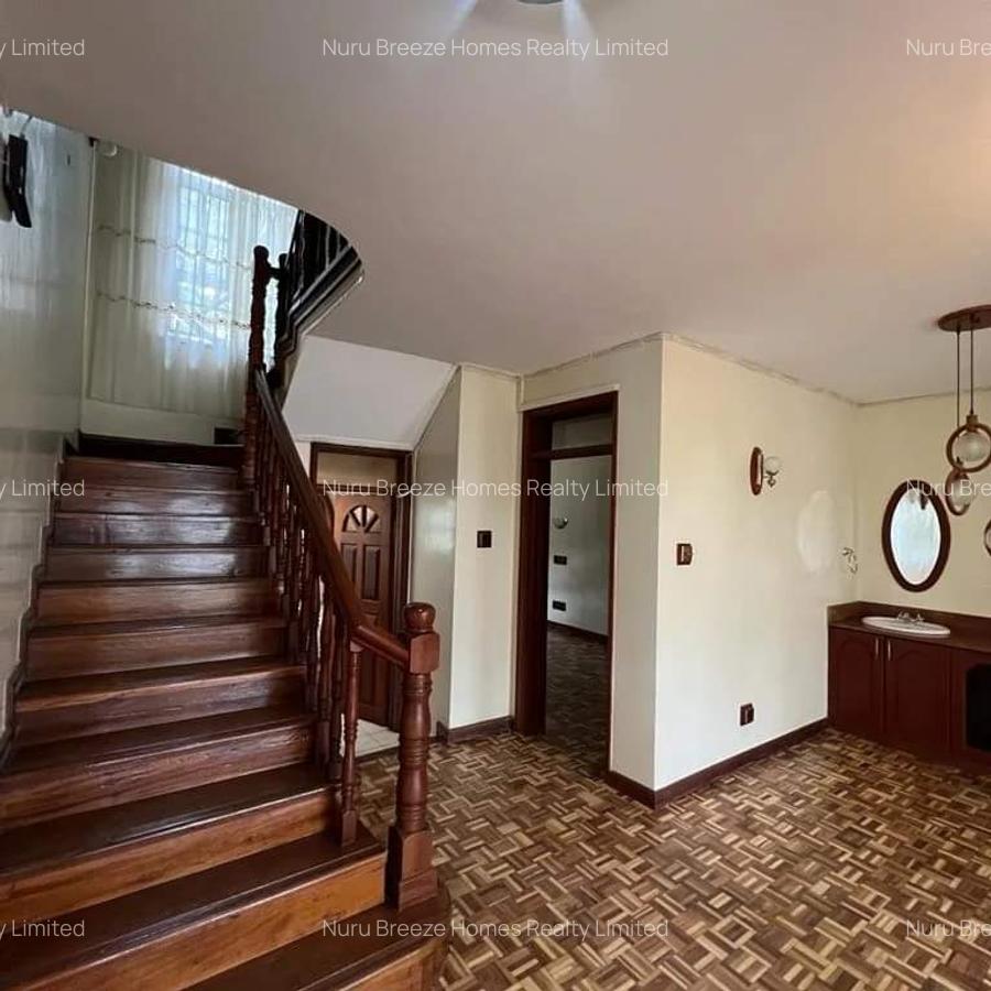 4 Bed Townhouse with En Suite in Lavington - 5