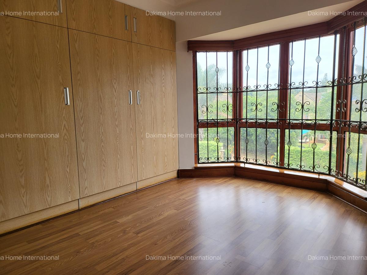 5 Bed Townhouse with En Suite in Runda - 8