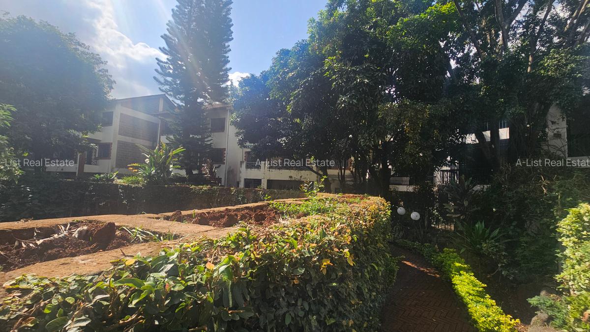 4 Bed Villa with En Suite at Diani Close - 3