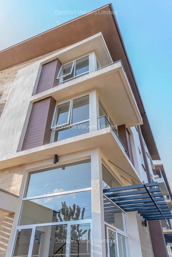 4 Bed Townhouse with En Suite at Lavington - 7