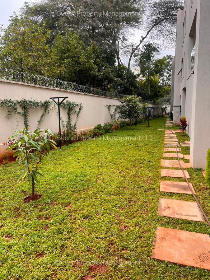 6 Bed Townhouse with Garden in Lavington - 13