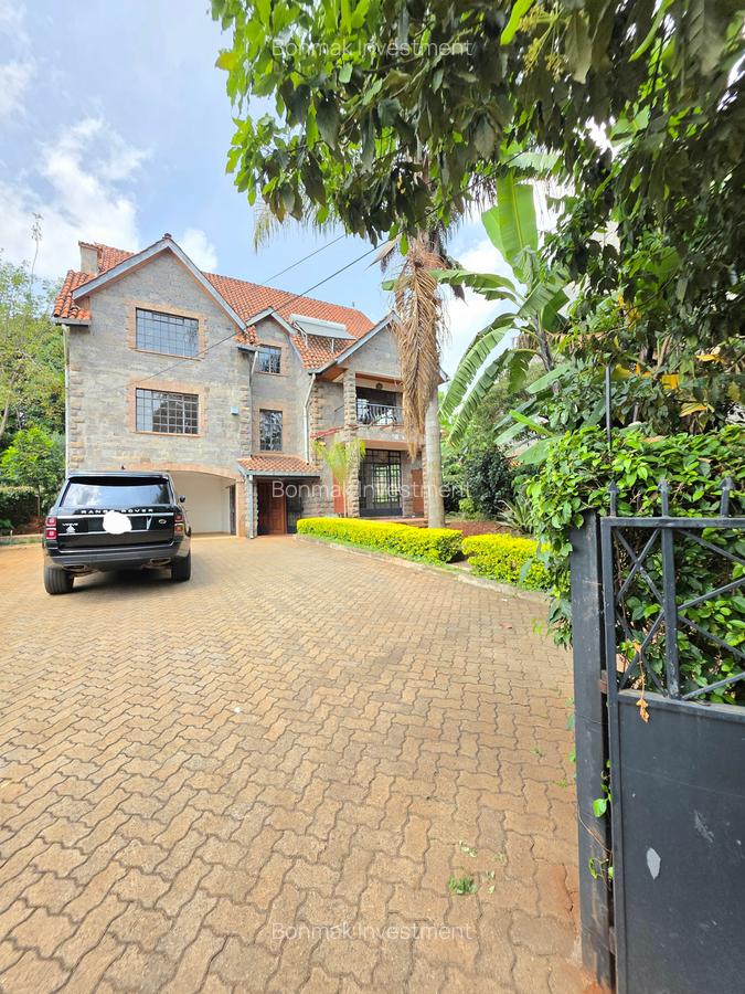 5 Bed Townhouse with En Suite at Lavington Green - 3