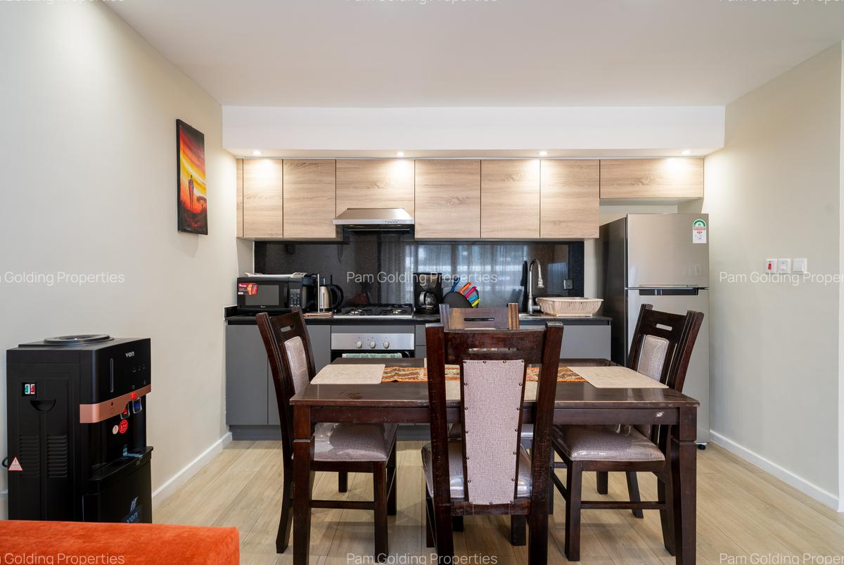 1 Bed Apartment with Swimming Pool in Riverside - 5
