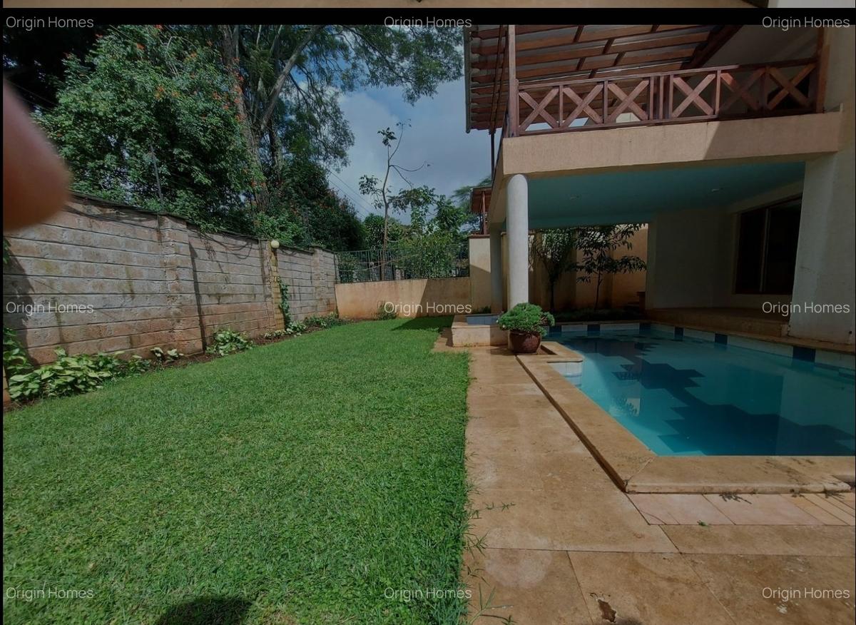 4 Bed Townhouse with En Suite at Lavington - 2