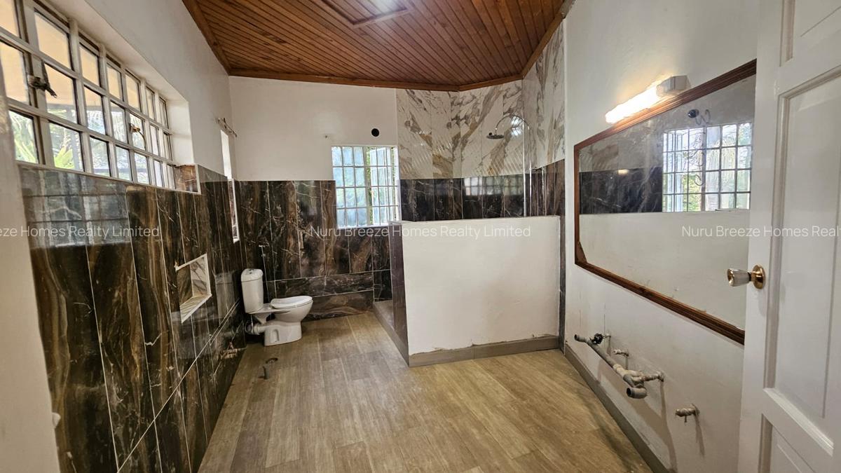 5 Bed House with En Suite in Runda - 6