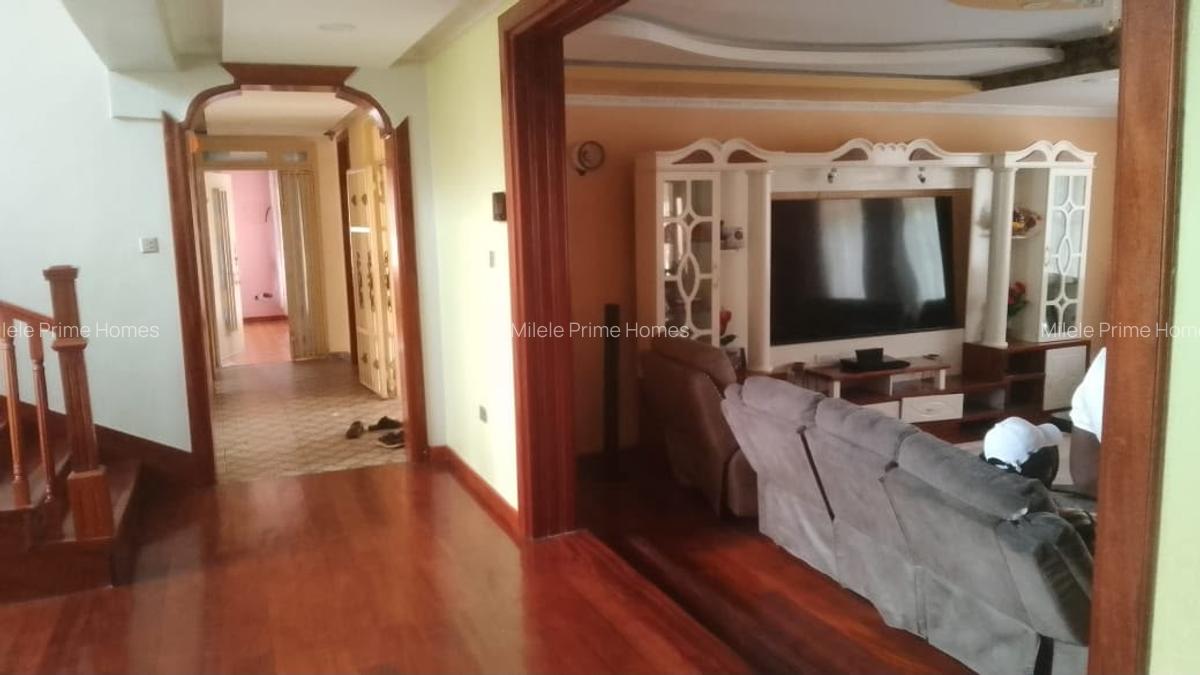 9 Bed House with En Suite at Kerarapon - 5