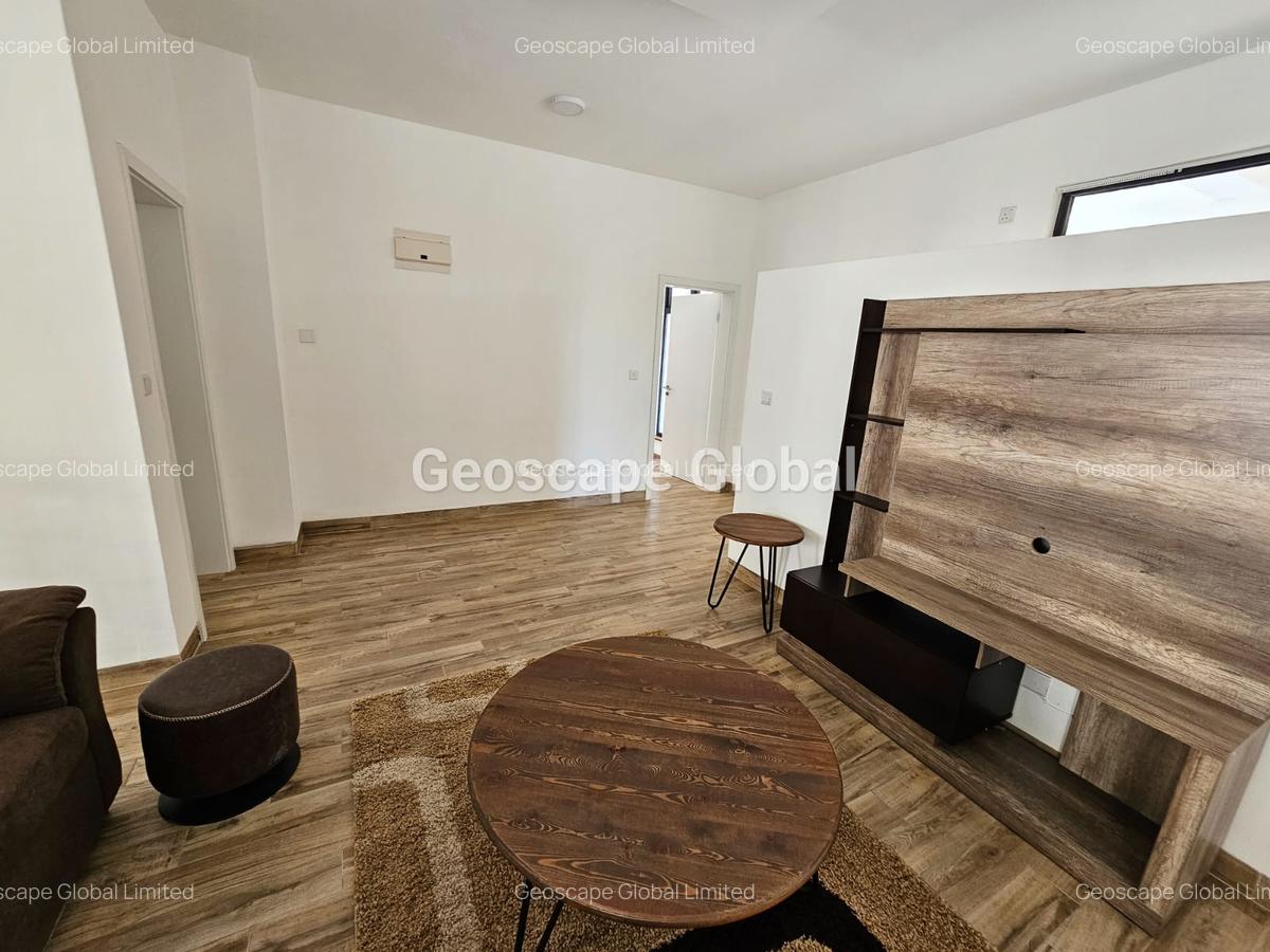 3 Bed Apartment with En Suite in Riverside - 5