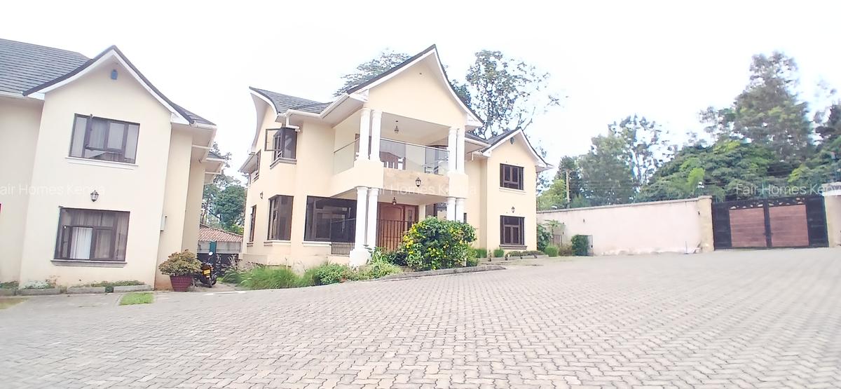 4 Bed Townhouse with En Suite at Lavington Green - 1
