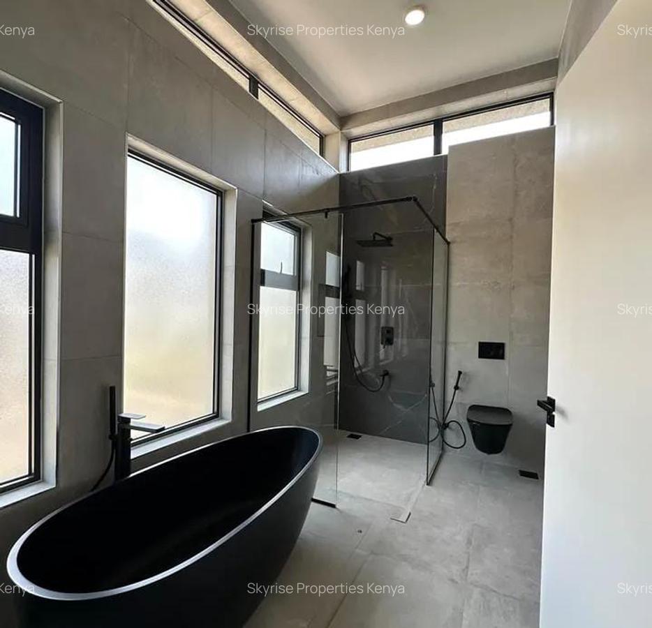 5 Bed Townhouse with En Suite in Runda - 10