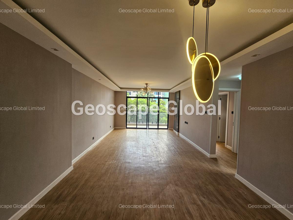 3 Bed Apartment with En Suite in Brookside - 12