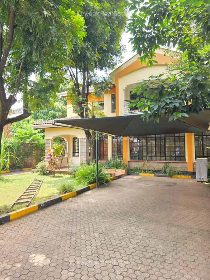 4 Bed Townhouse with En Suite at Lavington - 1
