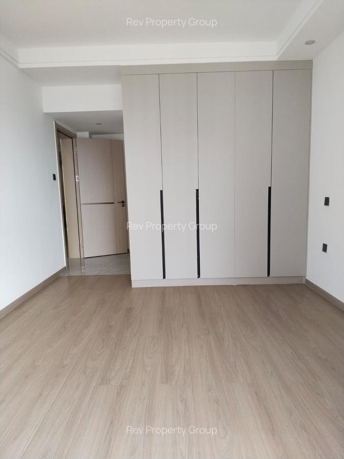 2 Bed Apartment with En Suite in Riverside - 15