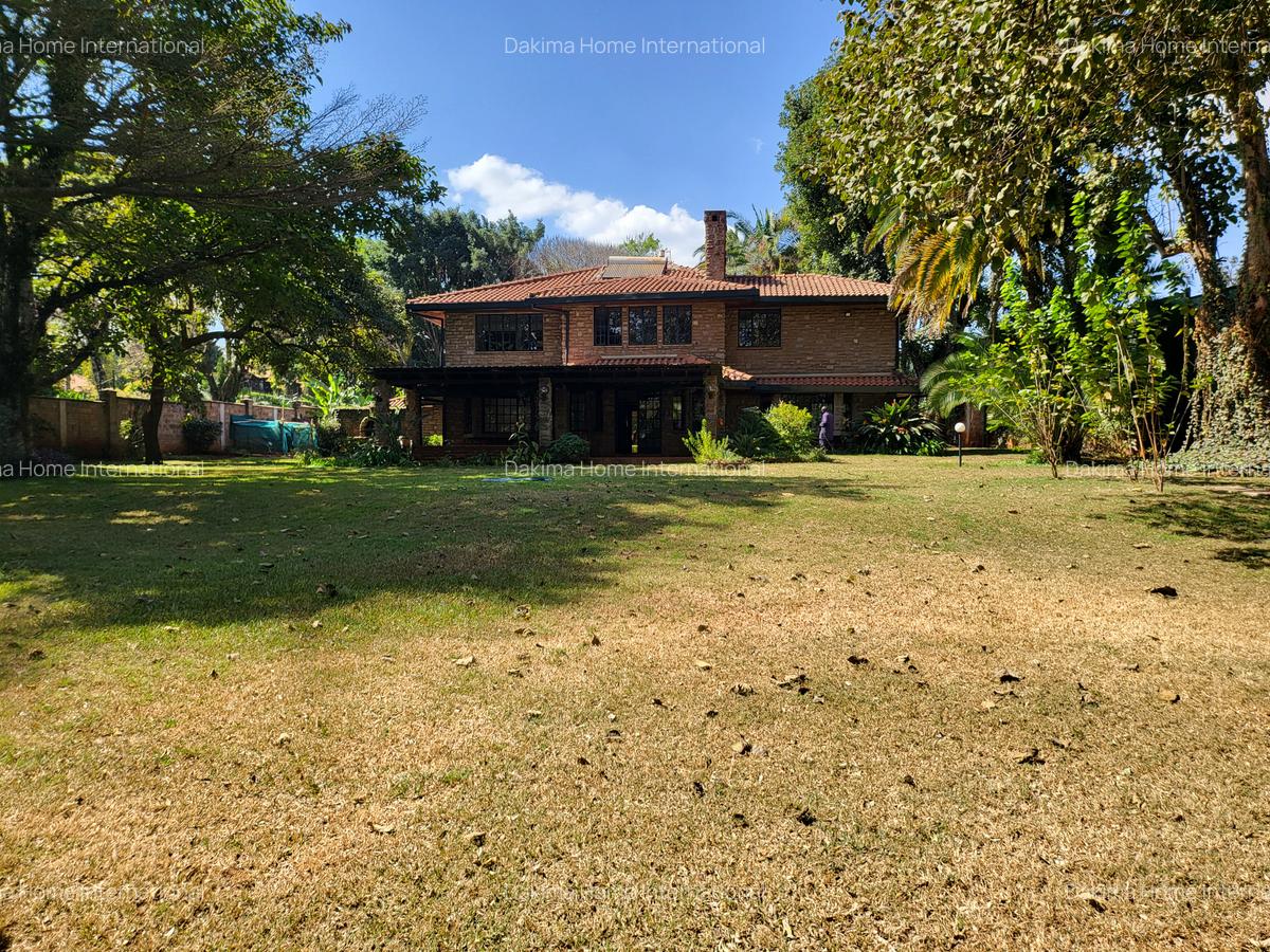 5 Bed House with En Suite in Runda - 17