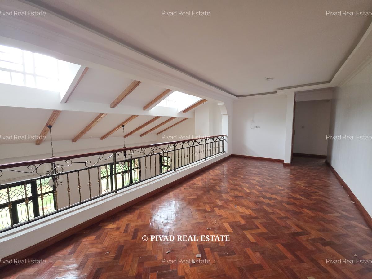 5 Bed House with Garden in Runda - 8