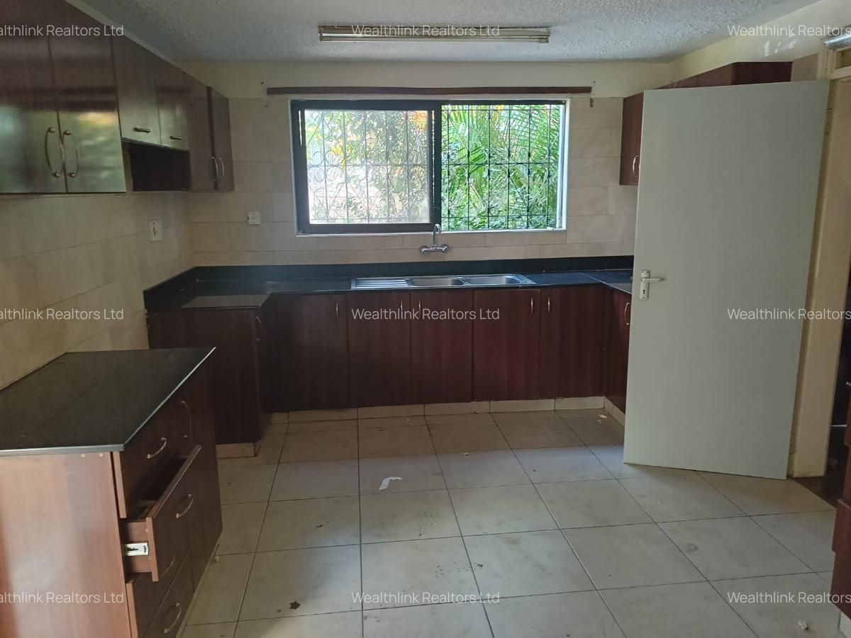 4 Bed Villa with En Suite at Kilimani - 4