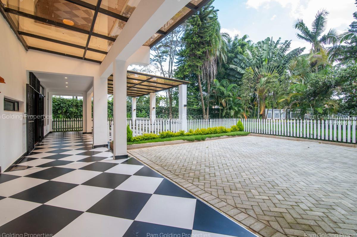5 Bed House at Ridgeways - 15