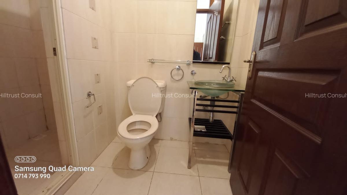 4 Bed Apartment with En Suite in Brookside - 3