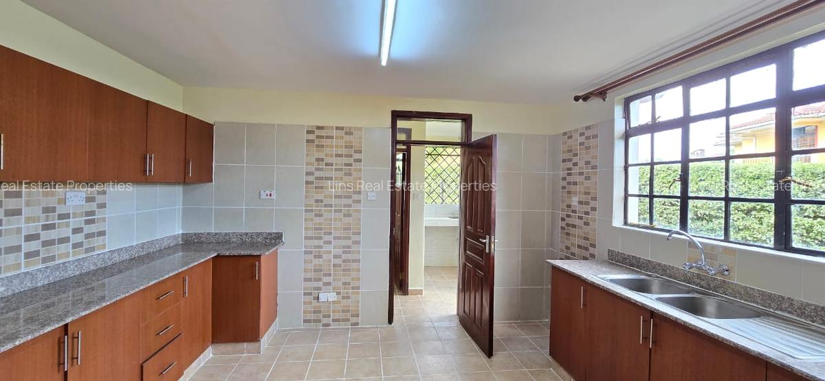 4 Bed Townhouse with En Suite in Kiambu Road - 9